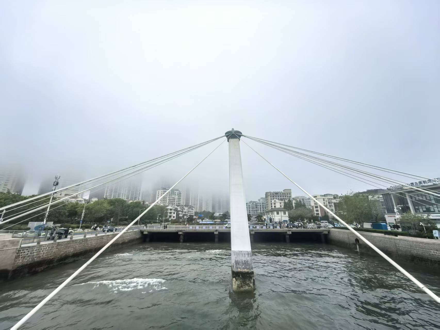 大雾中的青岛