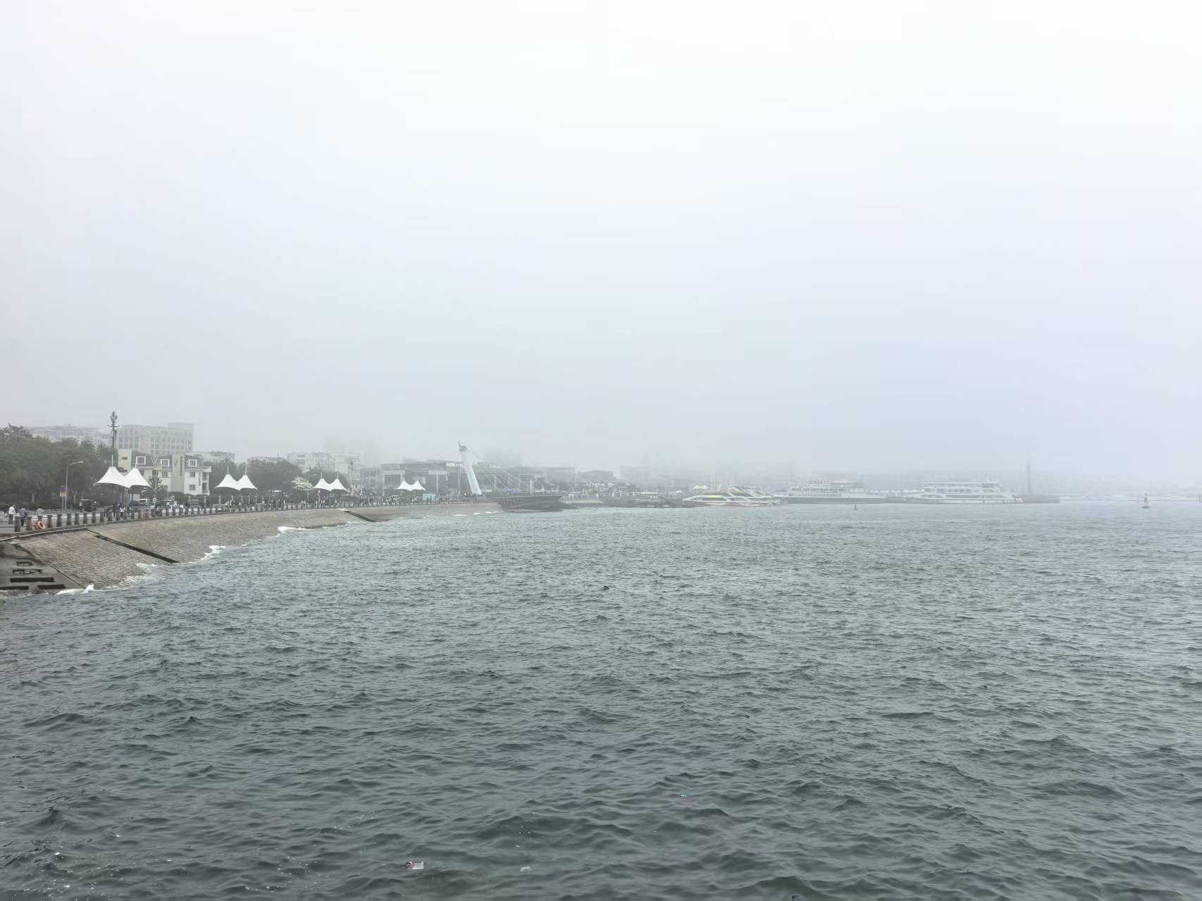 大雾中的青岛